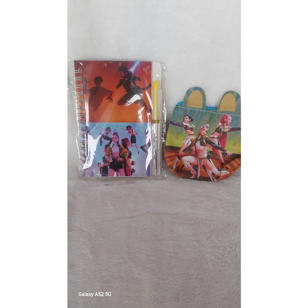 There's a hunting party with KPOP Demon Hunter notepad, and coin purse set.